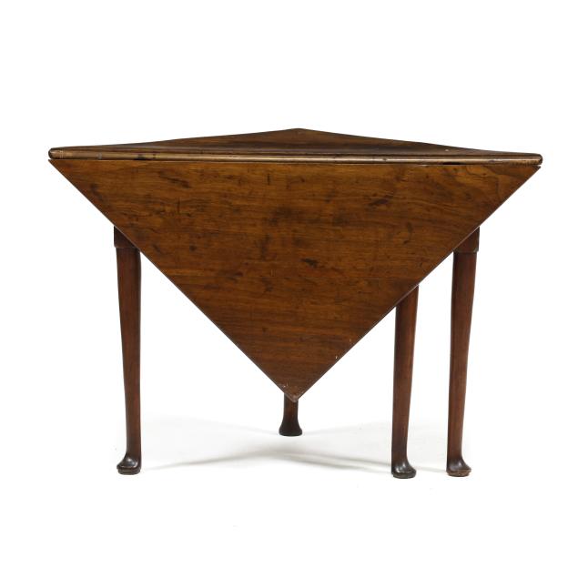 virginia-queen-anne-walnut-handkerchief-table