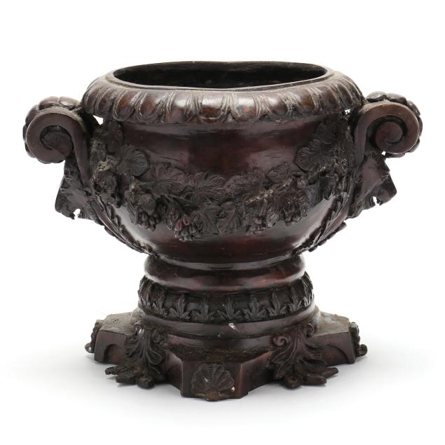 classical-style-bronze-lion-handle-urn