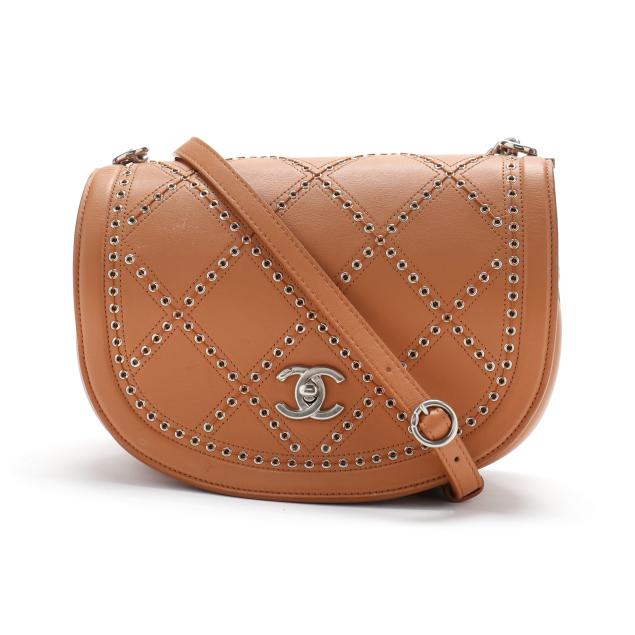 brown-leather-i-coco-eyelets-i-shoulder-bag-chanel