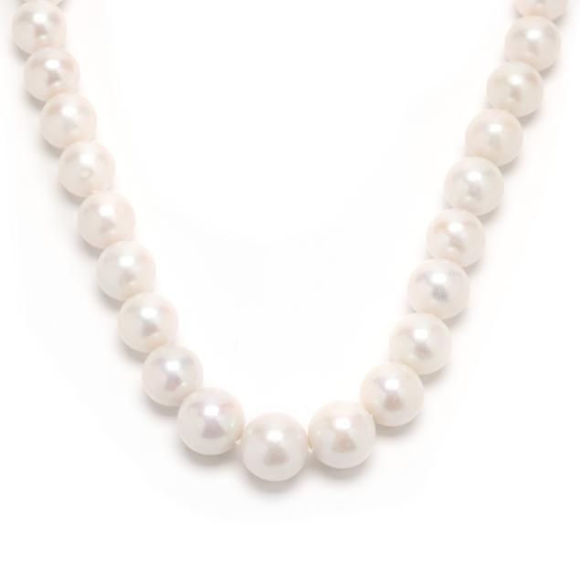 south-sea-pearl-necklace-with-gold-and-diamond-set-clasp