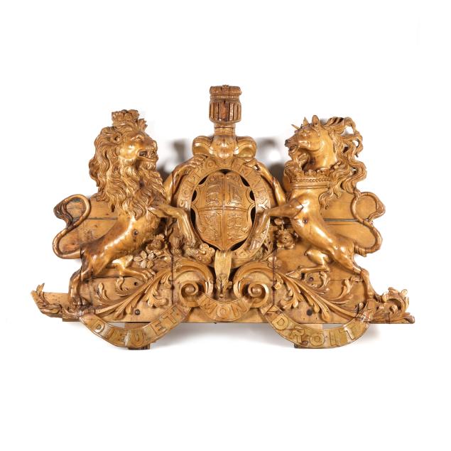 impressive-carved-british-royal-coat-of-arms