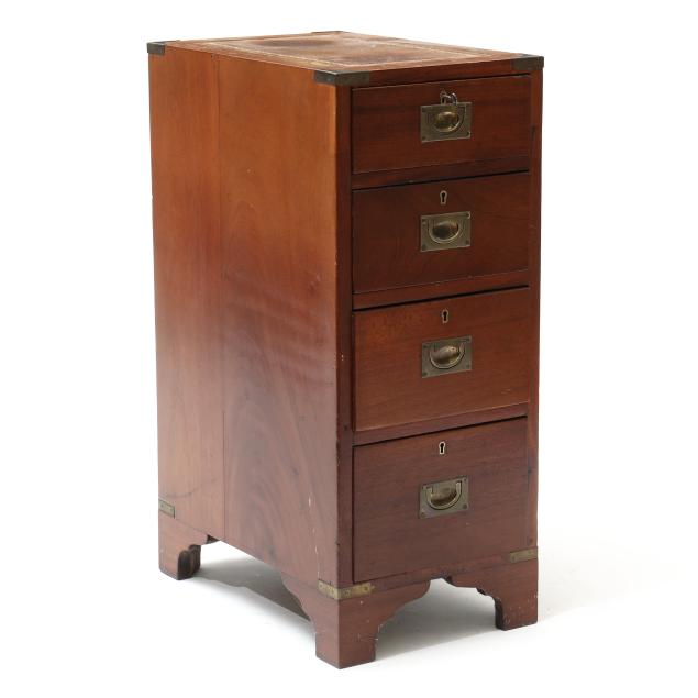 english-campaign-style-side-chest