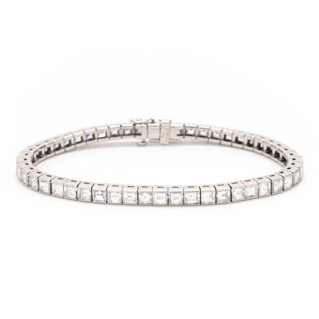 platinum-and-diamond-line-bracelet