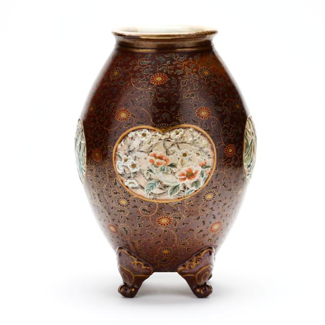 an-english-aesthetic-period-porcelain-vessel