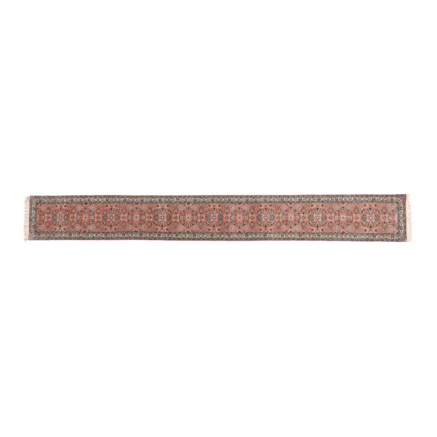 romo-kashan-runner