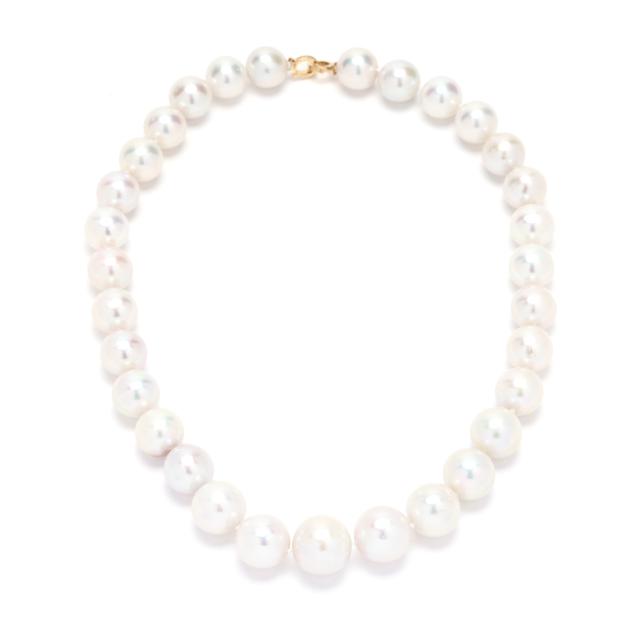 south-sea-pearl-necklace-with-a-gold-and-diamond-set-clasp