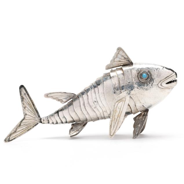 silver-articulated-fish