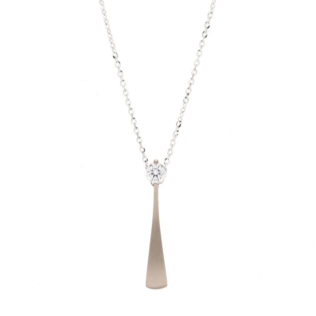 white-gold-and-diamond-pendant-necklace-jewelsmith
