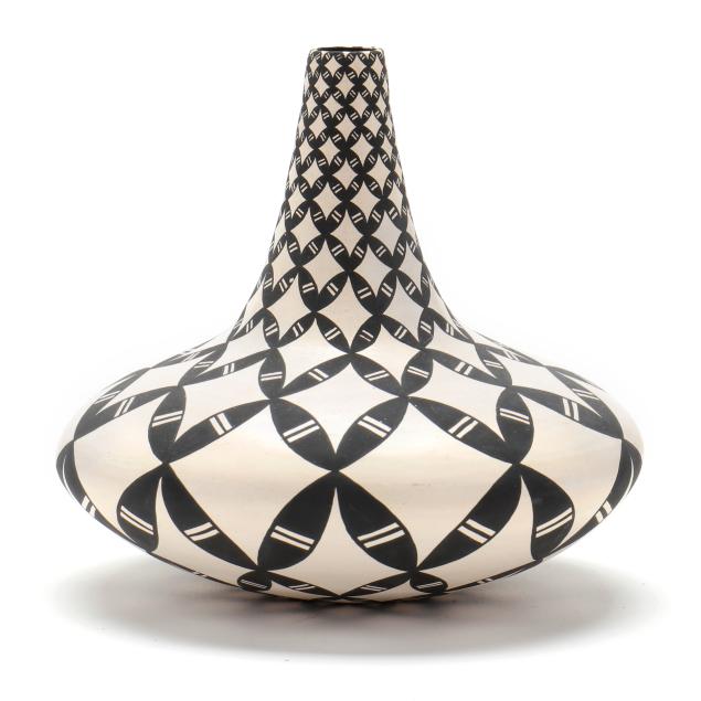 dorothy-torivio-acoma-pueblo-1946-2011-pottery-vessel