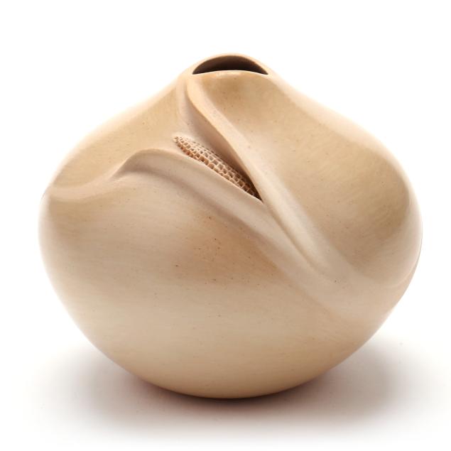 iris-youvella-nampeyo-hopi-1944-2018-buff-pottery-vessel-with-corn-relief