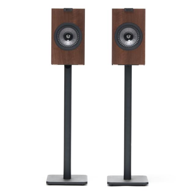 kef-q150-loudspeaker-pair-with-speaker-stands