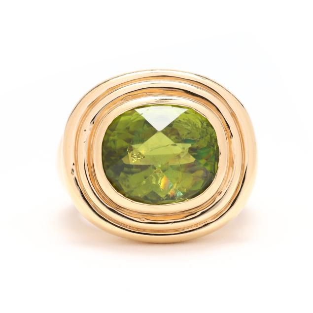 gold-and-peridot-ring