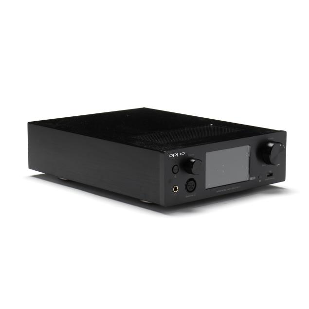 oppo-ha-1-headphone-amplifier-and-cords