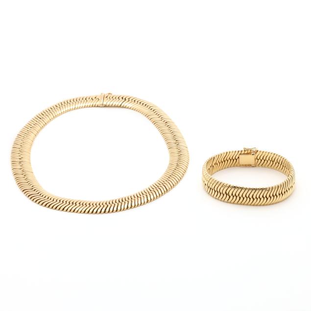 gold-necklace-and-bracelet-italy