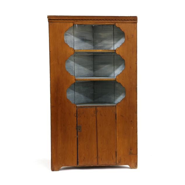 mid-atlantic-late-chippendale-pine-corner-cupboard
