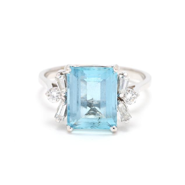 white-gold-aquamarine-and-diamond-ring