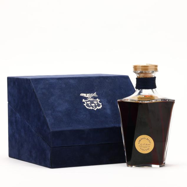 martell-cordon-bleu-cognac-in-baccarat-decanter