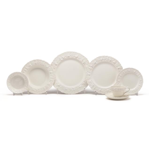 large-wedgwood-cream-embossed-queensware-dinner-service