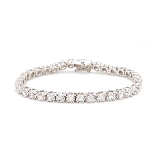 white-gold-and-diamond-line-bracelet