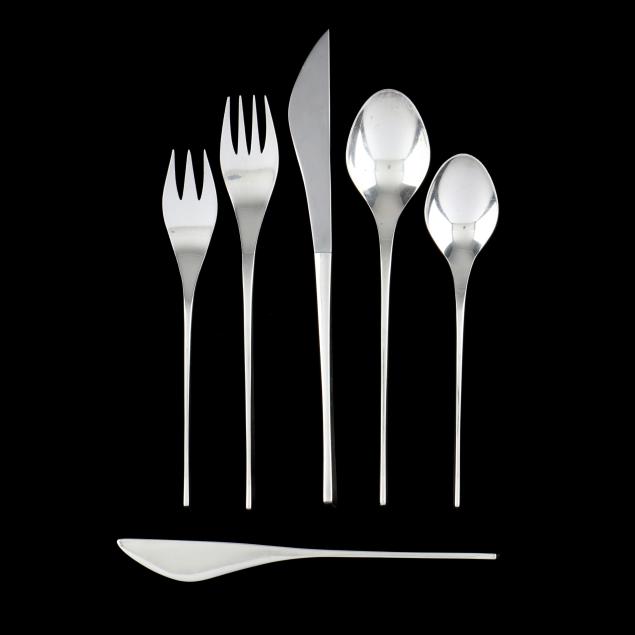 international-i-vision-i-sterling-silver-flatware-service