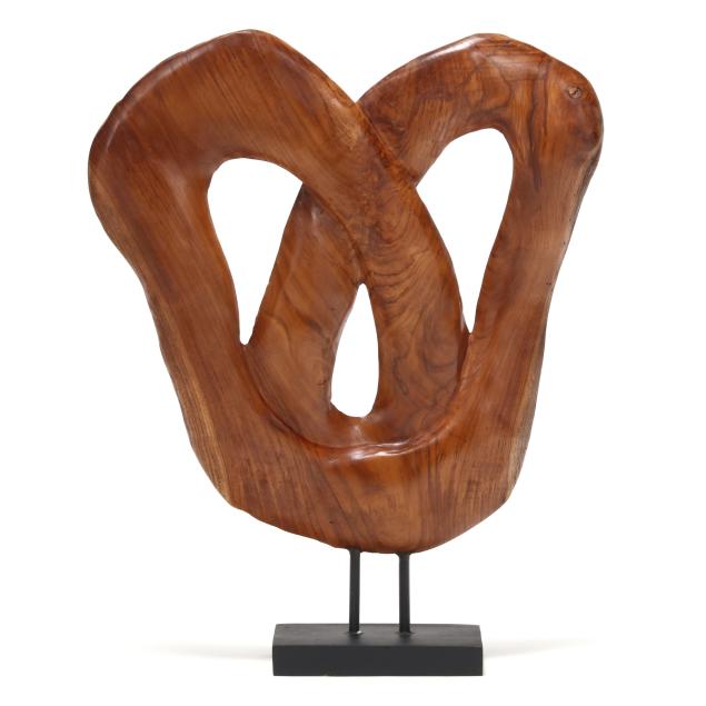 contemporary-wooden-pretzel-sculpture
