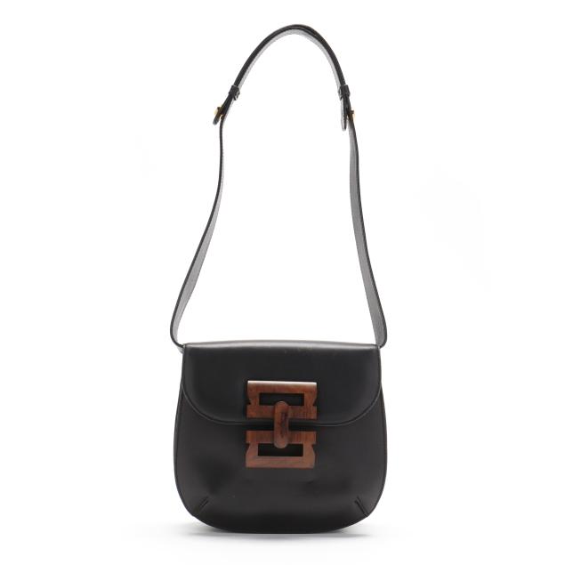 black-leather-shoulder-bag-salvatore-ferragamo