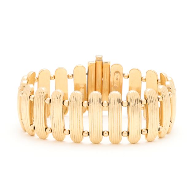 gold-bar-link-bracelet