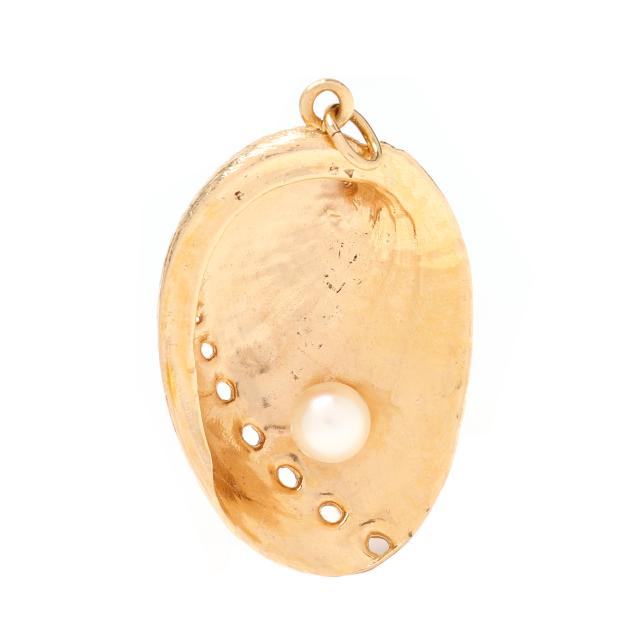 gold-and-cultured-pearl-shell-pendant
