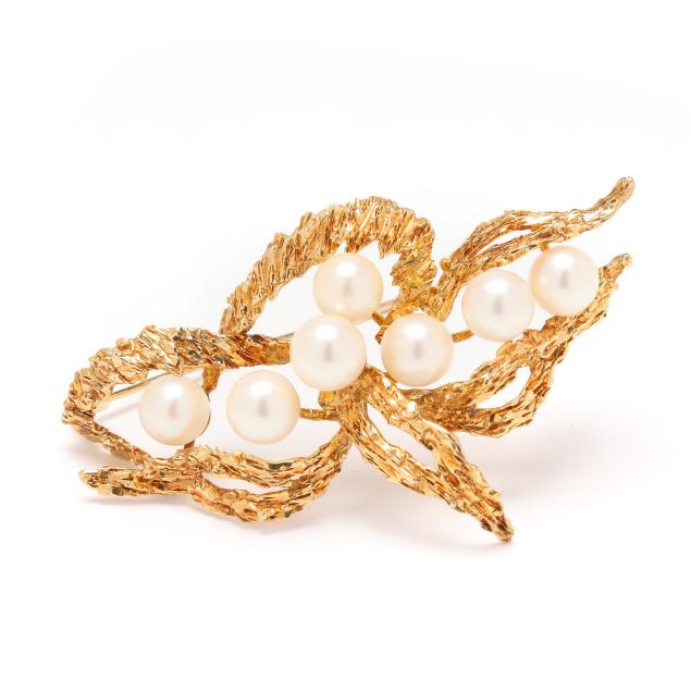 gold-and-pearl-foliate-motif-brooch