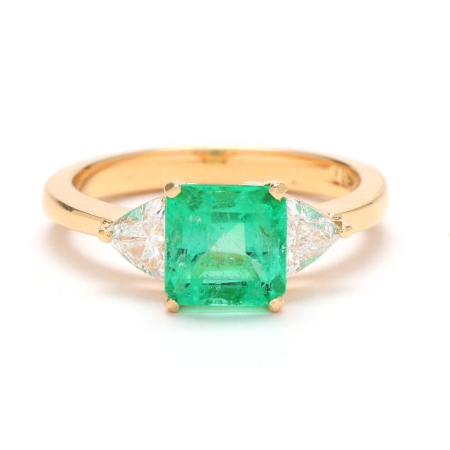 gold-emerald-and-diamond-ring