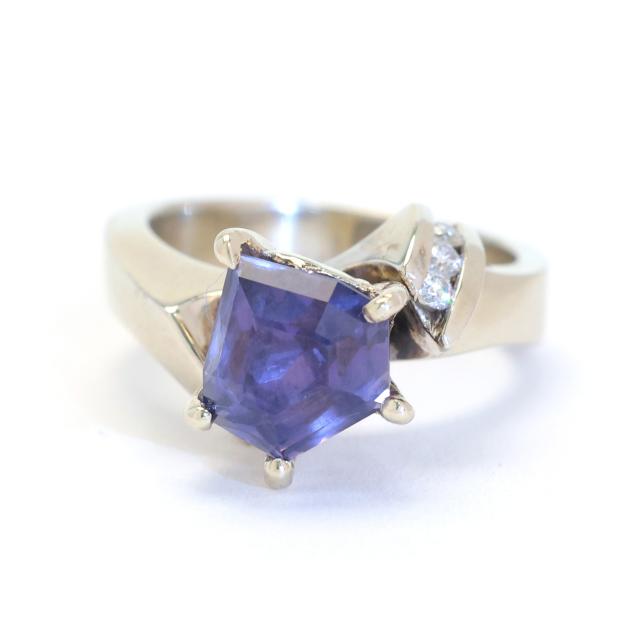 gold-color-change-sapphire-and-diamond-ring