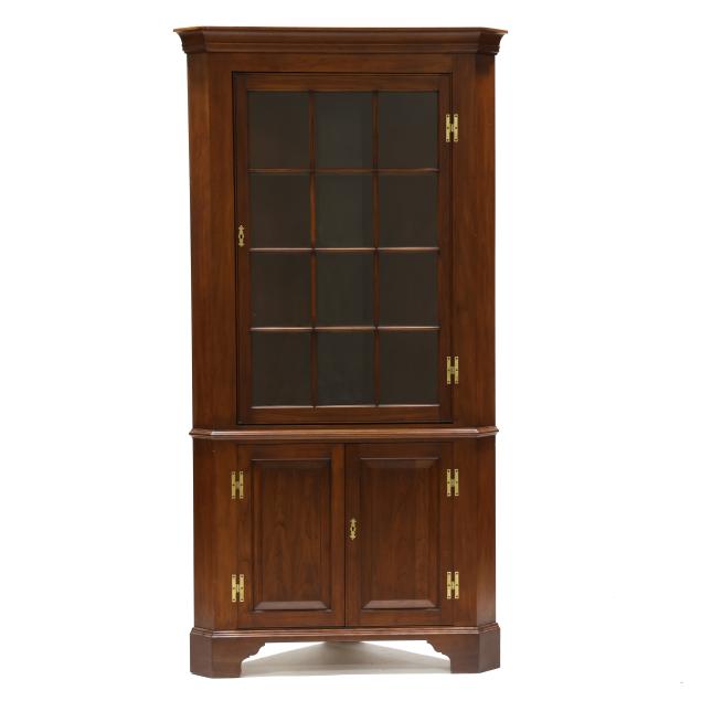 henkel-harris-black-cherry-chippendale-style-corner-cupboard