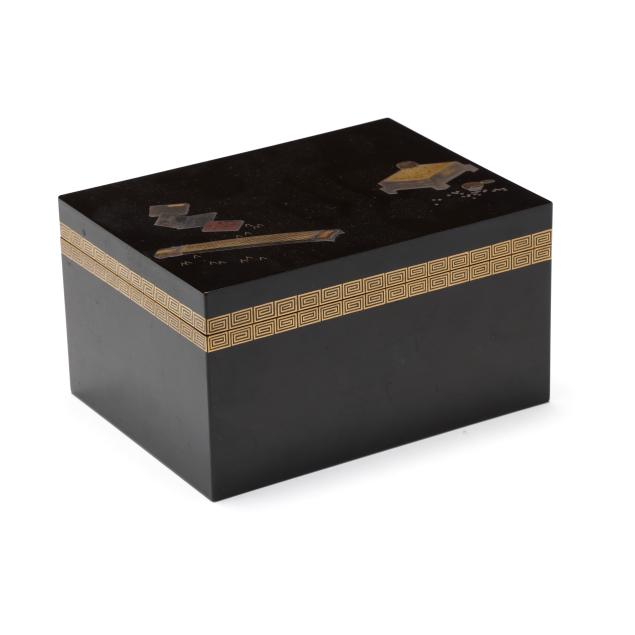 a-japanese-black-lacquer-box-with-scholar-motifs