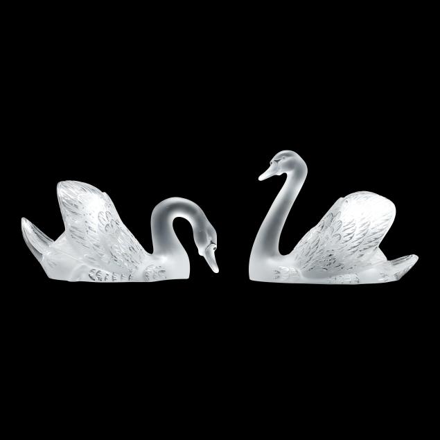 lalique-pair-of-large-crystal-swans