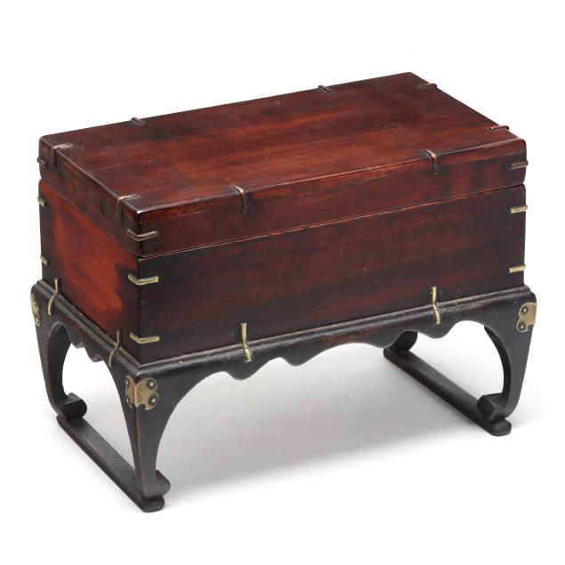 antique-korean-wooden-writing-box-on-stand