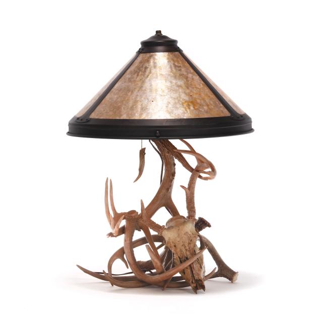 assembled-skull-and-antler-table-lamp-with-mica-shade