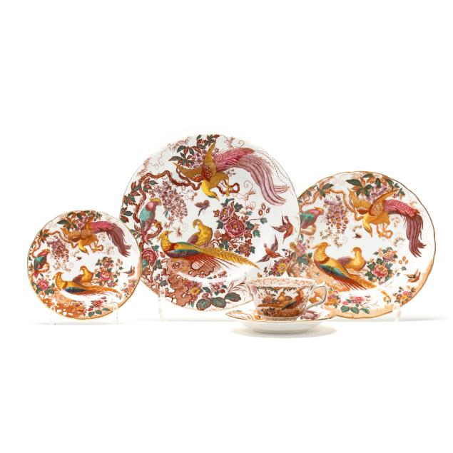 royal-crown-derby-i-olde-avesbury-i-dinnerware-service
