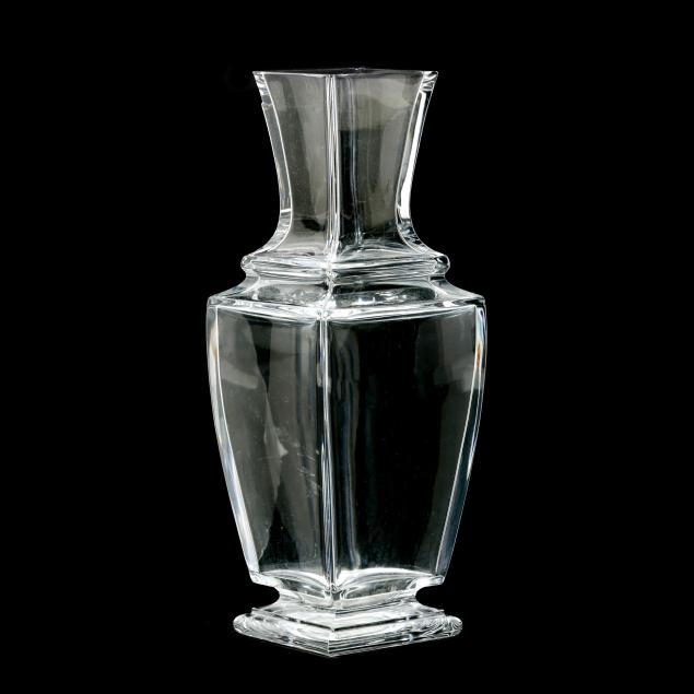 baccarat-i-pearl-i-flower-vase
