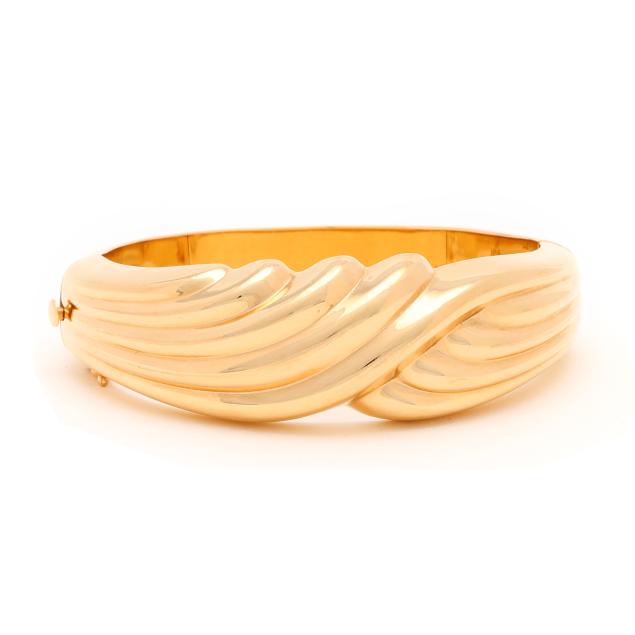 gold-bangle-bracelet
