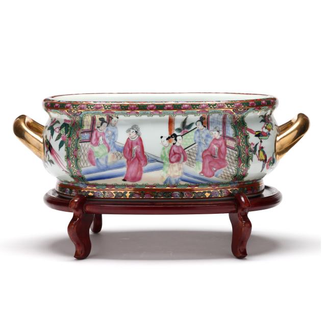 a-chinese-export-style-footbath-with-stand