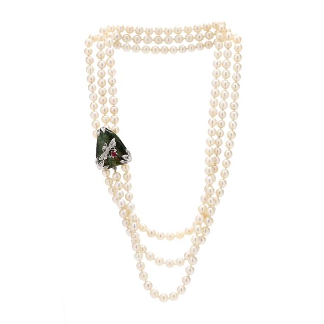 triple-strand-pearl-necklace-with-white-gold-hardstone-and-diamond-clasp