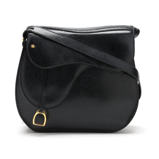 black-leather-crossbody-saddle-bag-gucci