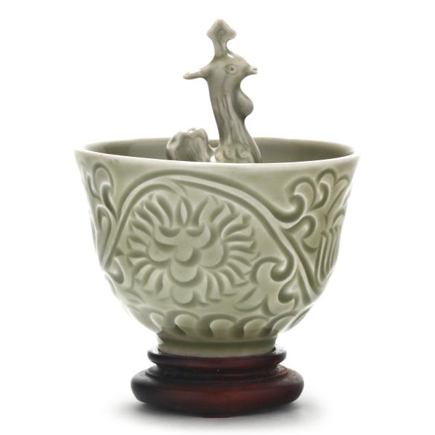 a-japanese-trick-porcelain-sake-cup-with-rooster-head