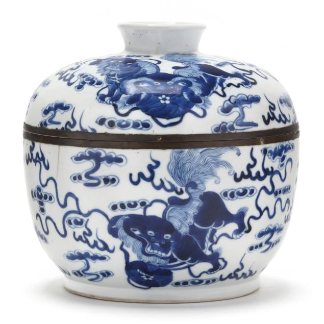 a-chinese-porcelain-bowl-with-cover-with-blue-foo-lions