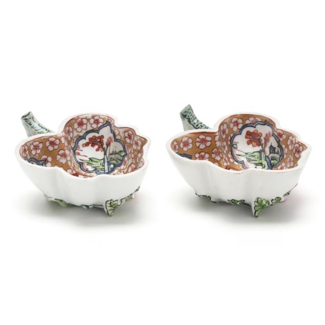 pair-of-chinese-export-style-porcelain-leaf-form-dishes