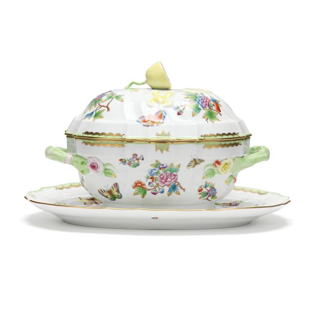 herend-i-queen-victoria-i-green-border-porcelain-tureen-and-undertray