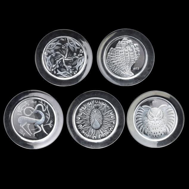 five-lalique-crystal-calendar-plates