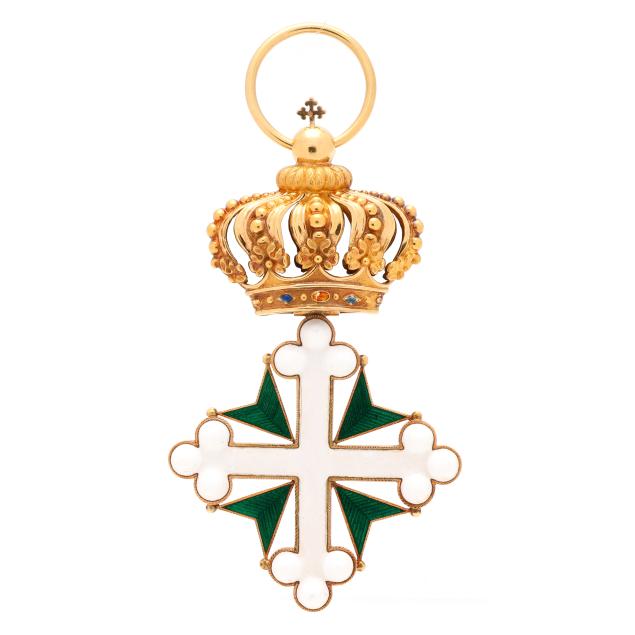 gold-and-enamel-cross-and-crown-pendant