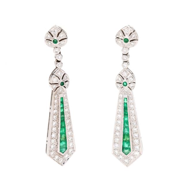 white-gold-diamond-and-emerald-dangle-earrings