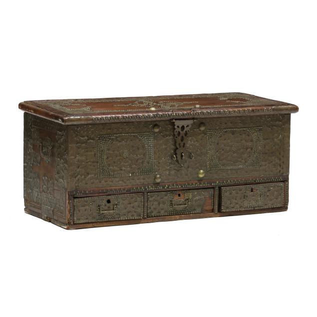 syrian-brass-overlay-trunk